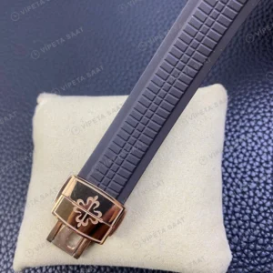 Patek Philippe Aquanaut Kahverengi Kadran Rose Kasa Kaucuk Kordon Super Clone Eta Eta Saat karşıdan görünüm