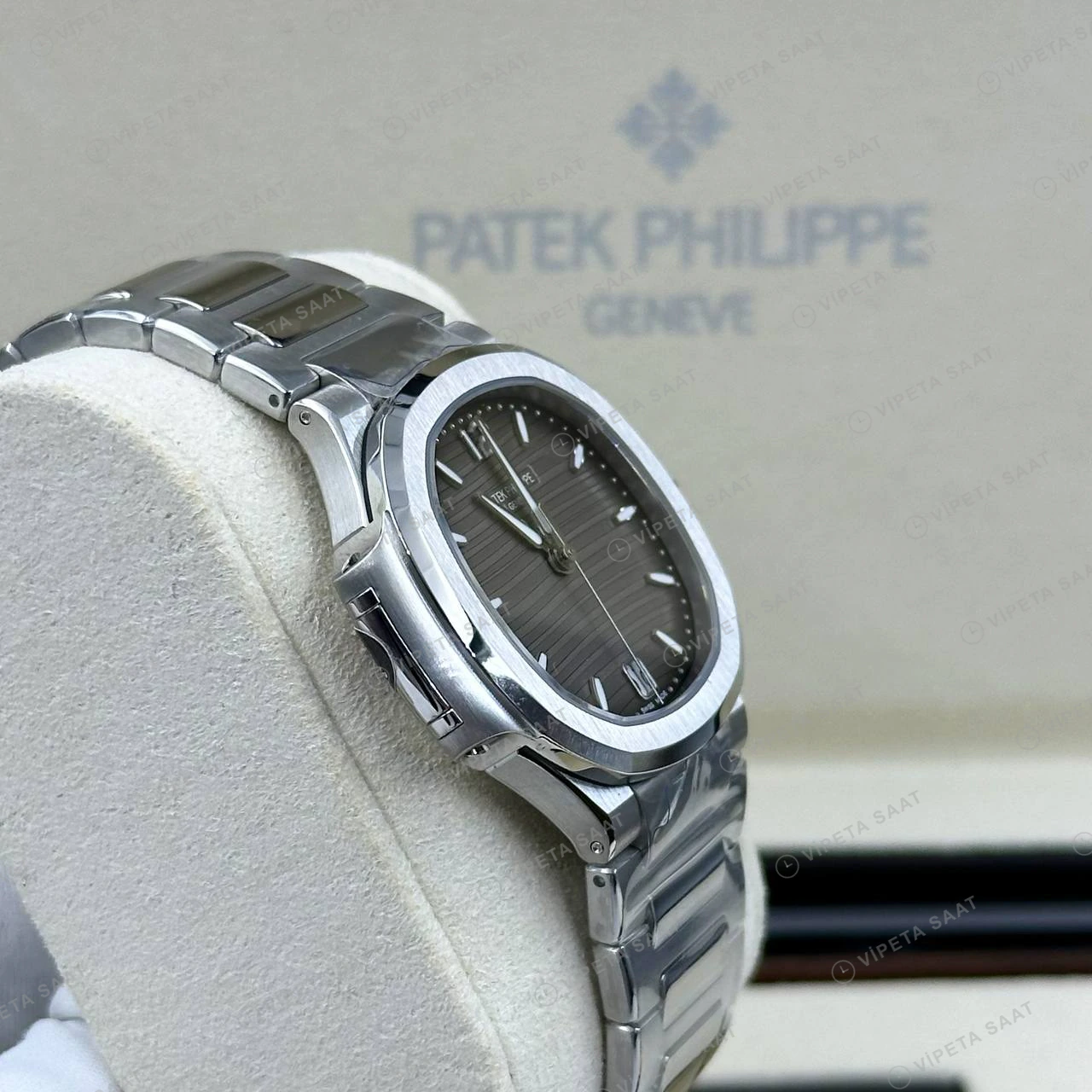 Patek Philippe Nautilus 5711 40 mm Gri Kadran Çelik Dokulu Super Clone ETA Eta Saat detay 3