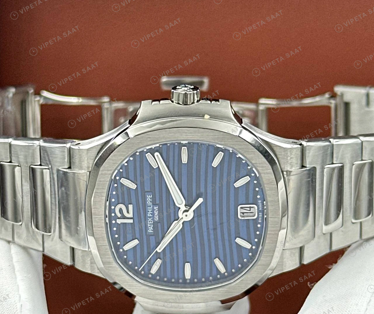 Patek Philippe Nautilus 5711 40 mm Mavi Kadran Lacivert Çelik Super Clone ETA Eta Saat detay 4