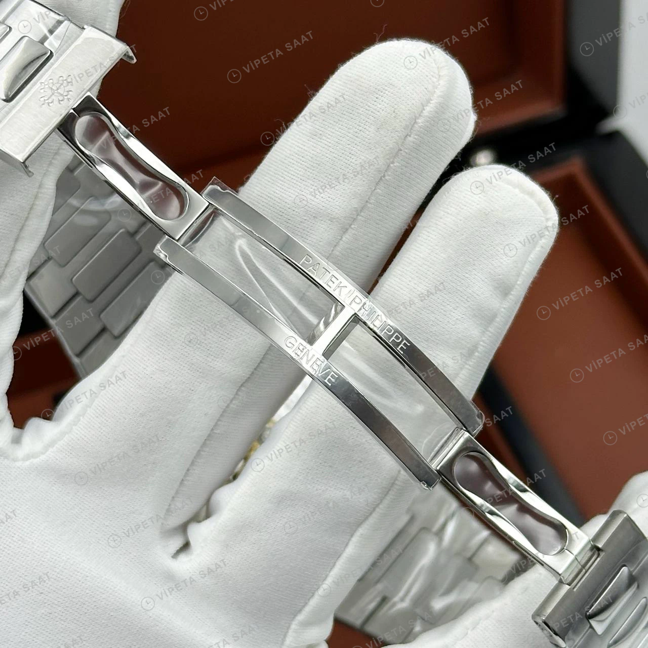 Patek Philippe Nautilus 5711 40 mm Mavi Kadran Taşlı Bezel Çelik Super Clone ETA Eta Saat detay 5