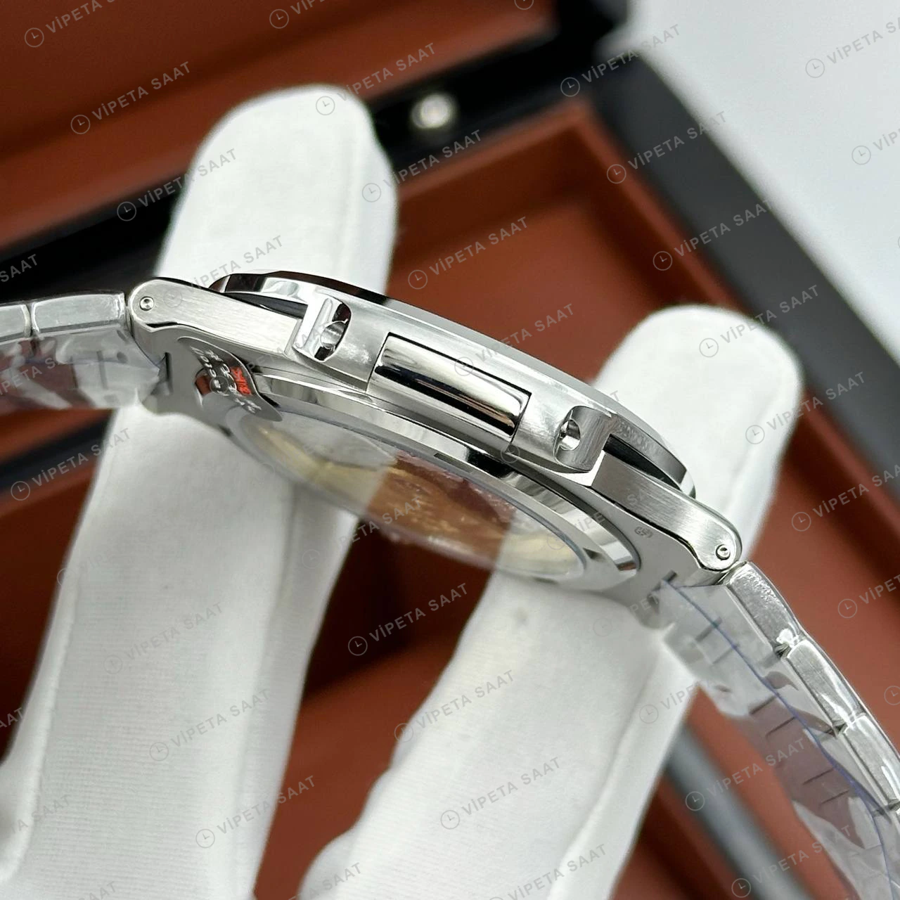 Patek Philippe Nautilus 5711 40 mm Mavi Kadran Taşlı Bezel Çelik Super Clone ETA Eta Saat detay 6