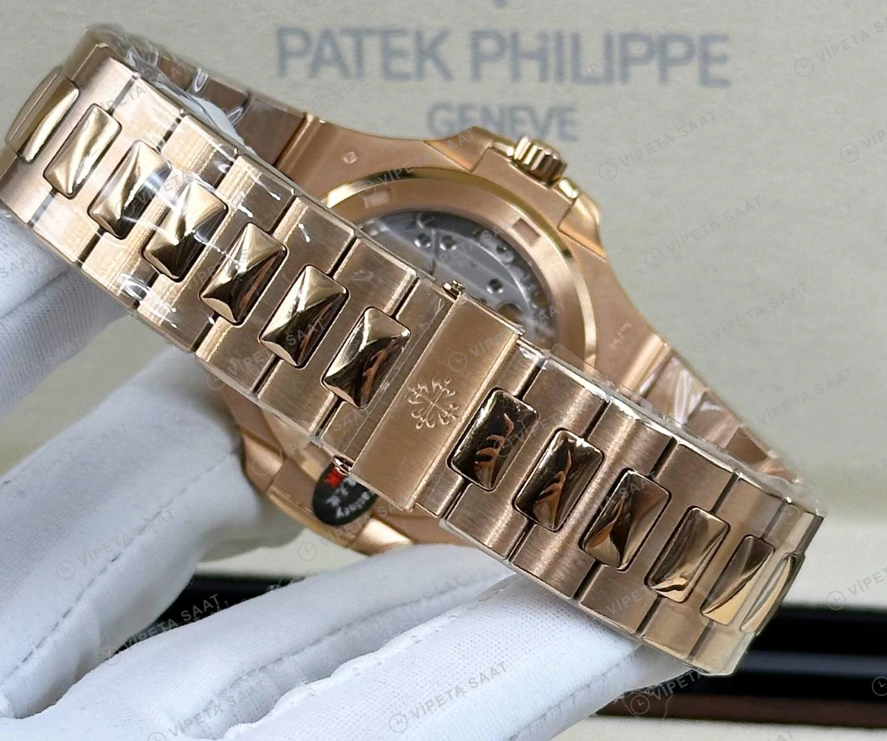 Patek Philippe Nautilus 5711 40 mm Rose Gold Kahve Kadran Bileklik Super Clone ETA Eta Saat detay 6
