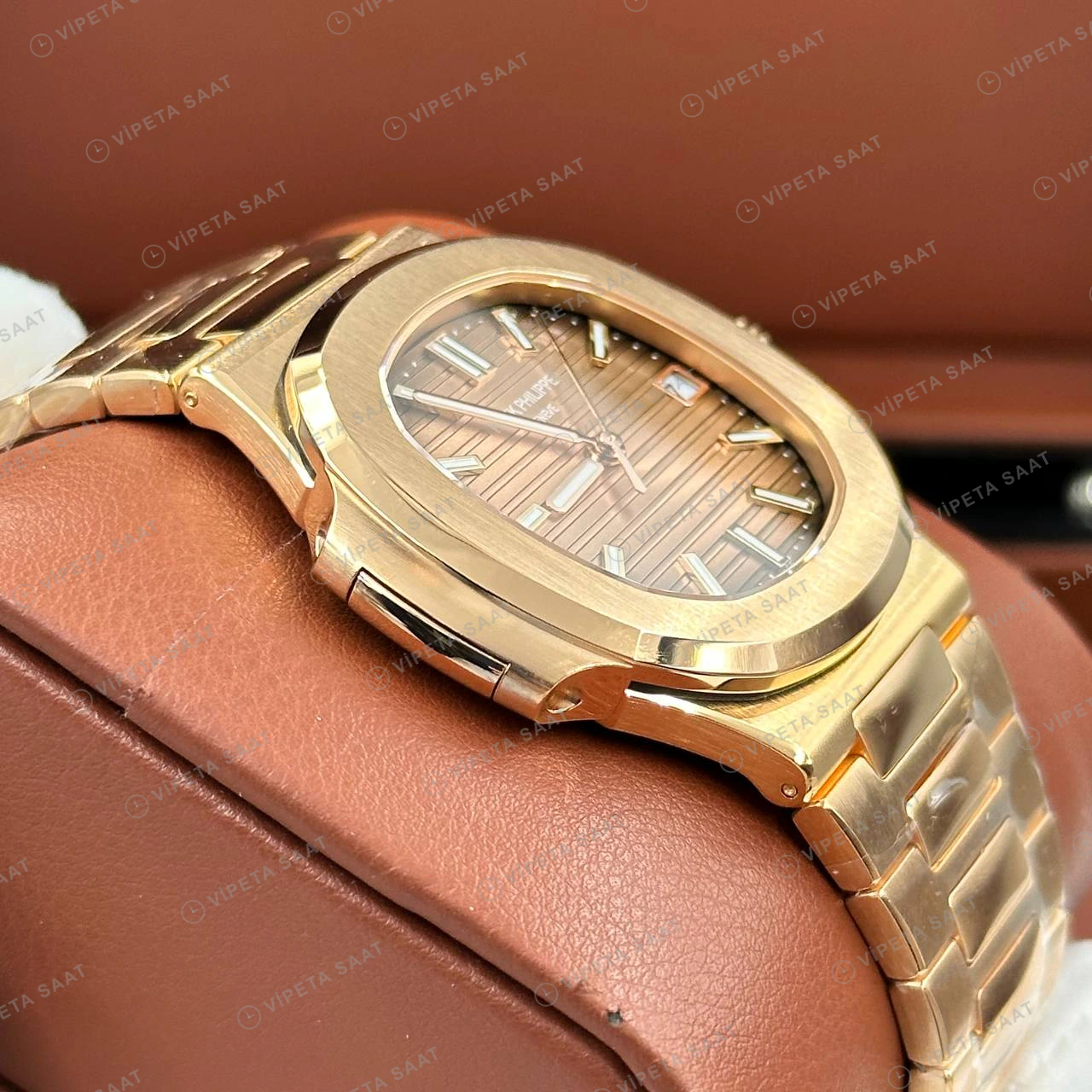 Patek Philippe Nautilus 5711 40 mm Rose Gold Kahve Kadran Super Clone ETA Eta Saat detay 3