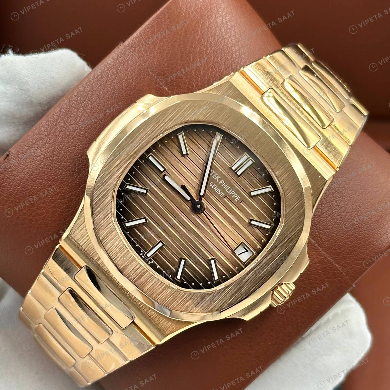 Patek Philippe Nautilus 5711 40 mm Rose Gold Kahve Kadran Super Clone ETA Eta Saat detay 4
