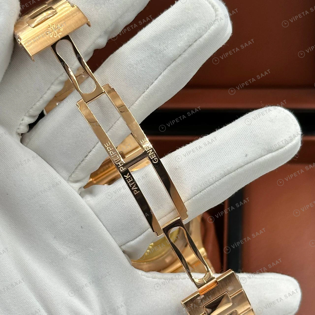 Patek Philippe Nautilus 5711 40 mm Rose Gold Kahve Kadran Super Clone ETA Eta Saat detay 6