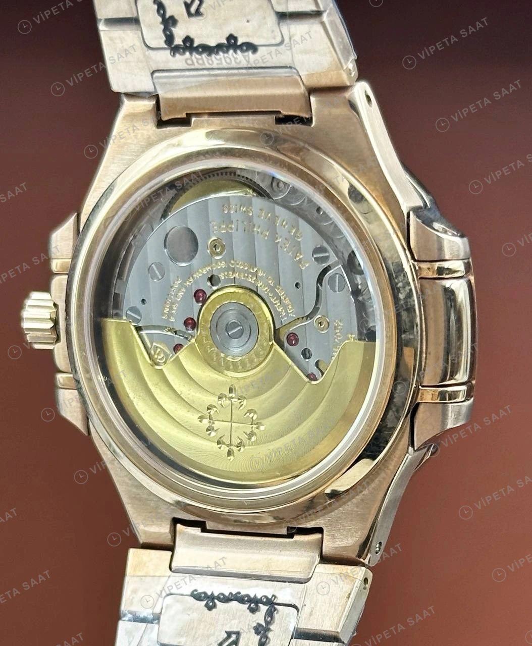 Patek Philippe Nautilus 5711 40 mm Rose Mavi Baget Taşlı Çelik Super Clone ETA Eta Saat detay 3