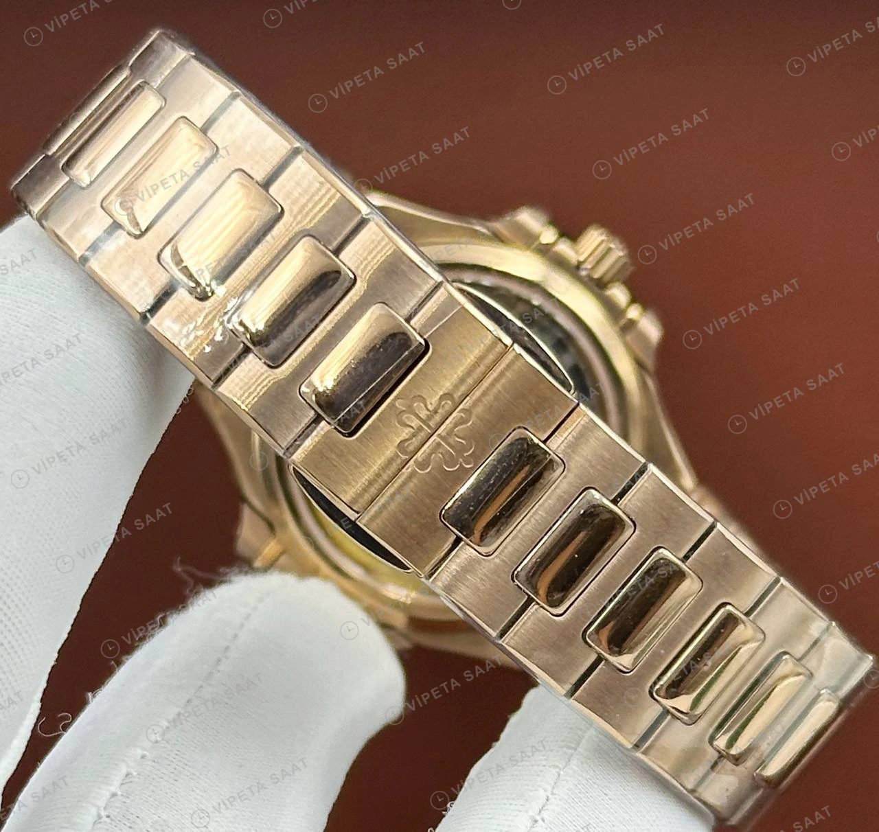 Patek Philippe Nautilus 5711 40 mm Rose Mavi Baget Taşlı Çelik Super Clone ETA Eta Saat detay 4
