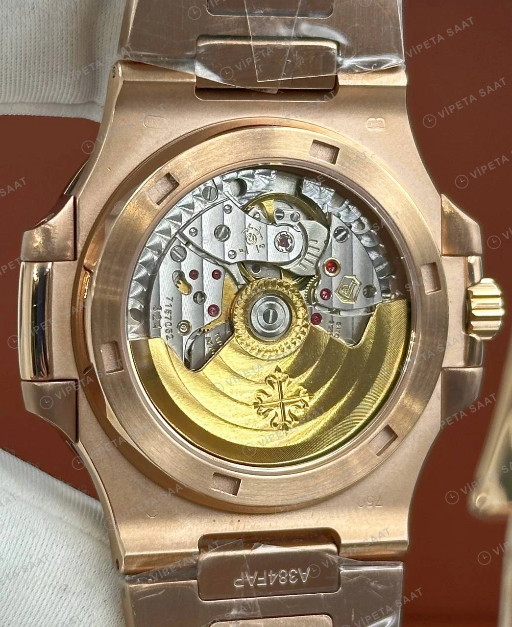 Patek Philippe Nautilus 5711 40 mm Rose Siyah Yakut Taşlı Bezel Super Clone ETA Eta Saat detay 3