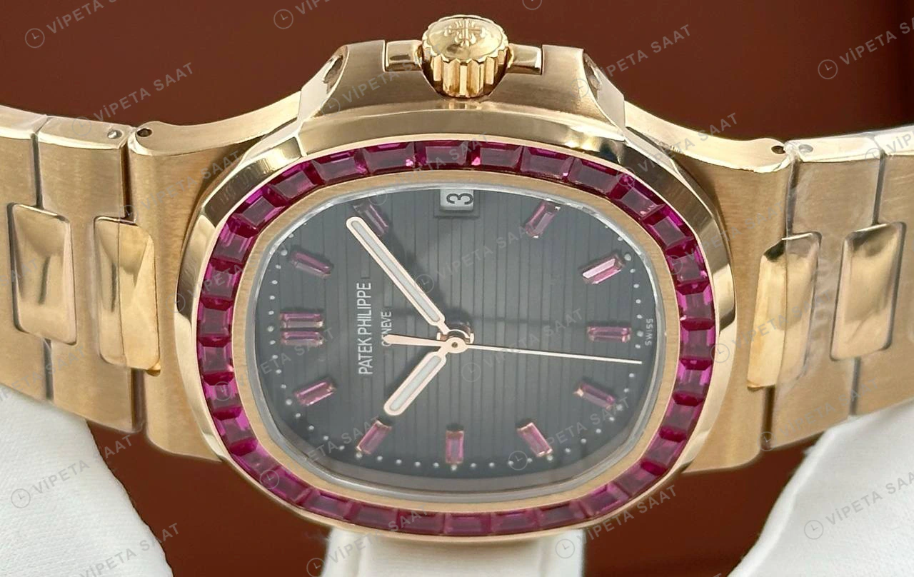 Patek Philippe Nautilus 5711 40 mm Rose Siyah Yakut Taşlı Bezel Super Clone ETA Eta Saat detay 5
