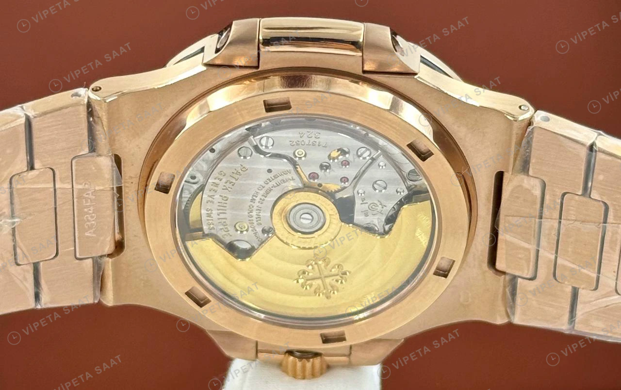 Patek Philippe Nautilus 5711 40 mm Rose Siyah Yakut Taşlı Bezel Super Clone ETA Eta Saat detay 6
