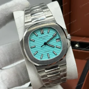 Patek Philippe Nautilus 5711 40 mm Tiffany Mavi Kadran Çelik Super Clone ETA Eta Saat karşıdan görünüm