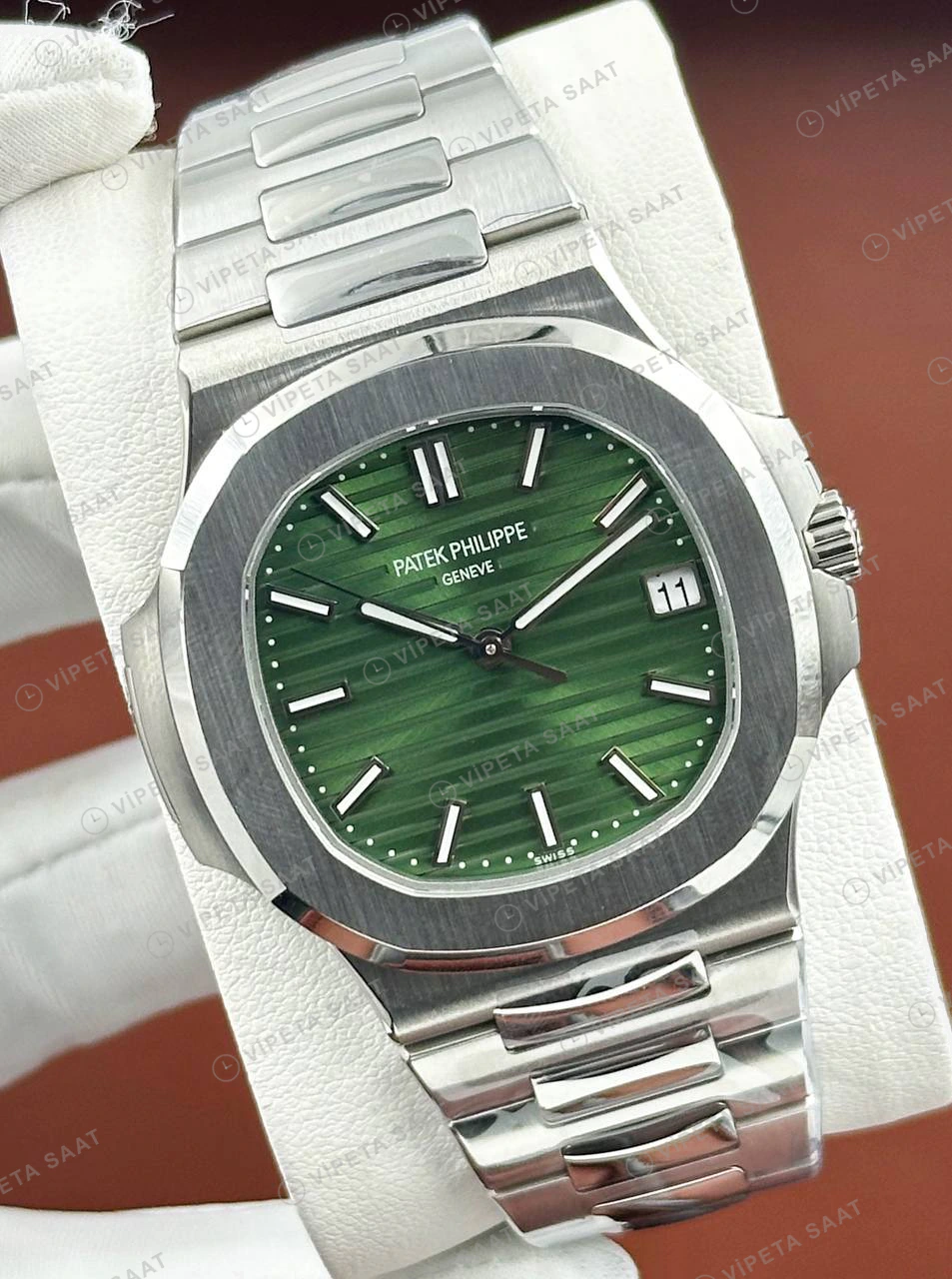Patek Philippe Nautilus 5711 40 mm Yeşil Kadran Dokulu Çelik Bileklik Super Clone ETA Eta Saat yan görünüm
