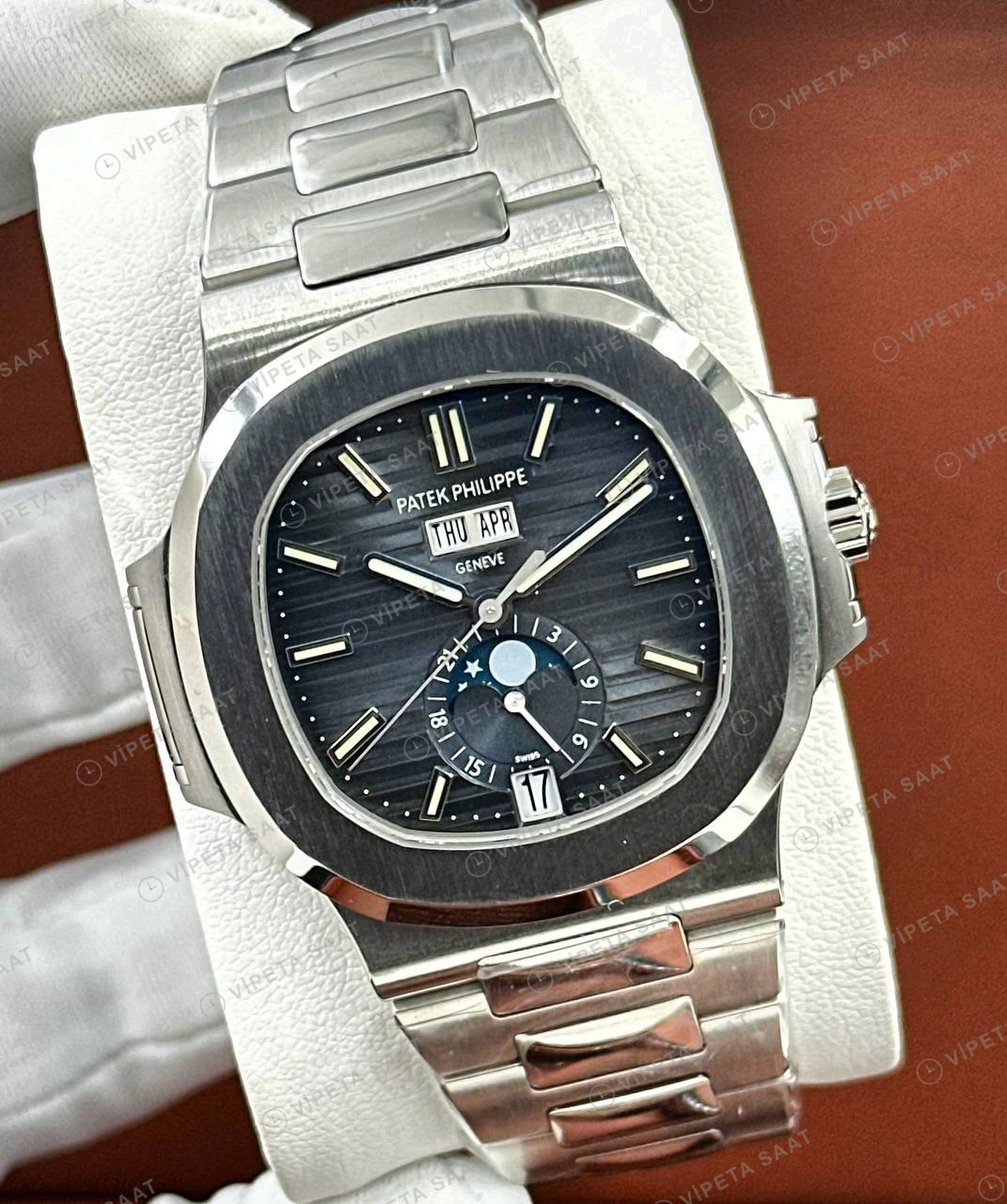 Patek Philippe Nautilus 5712 40 mm Gri Kadran Ay Evreli Çelik Bileklik Super Clone ETA Eta Saat detay 6