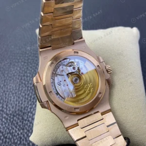 Patek Philippe Nautilus Beyaz Kadran Rose Kasa Baget Bezel Celik Kordon Super Clone Eta Eta Saat karşıdan görünüm
