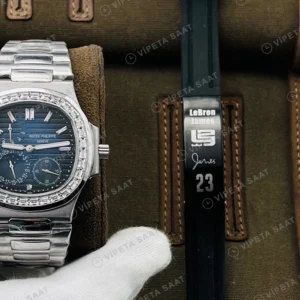 Patek Philippe Nautilus Mavi Kadran Baget Bezel Celik Kordon Super Clone Eta Eta Saat karşıdan görünüm