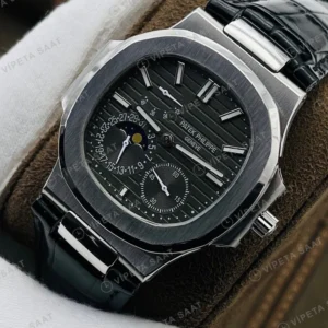 Patek Philippe Nautilus Moonphase Siyah Kadran Celik Bezel Siyah Deri Super Clone Eta Eta Saat karşıdan görünüm
