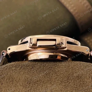 Patek Philippe Nautilus Moonphase Siyah Kadran Rose Kasa Baget Bezel Kahverengi Deri Super Clone Eta Eta Saat karşıdan görünüm