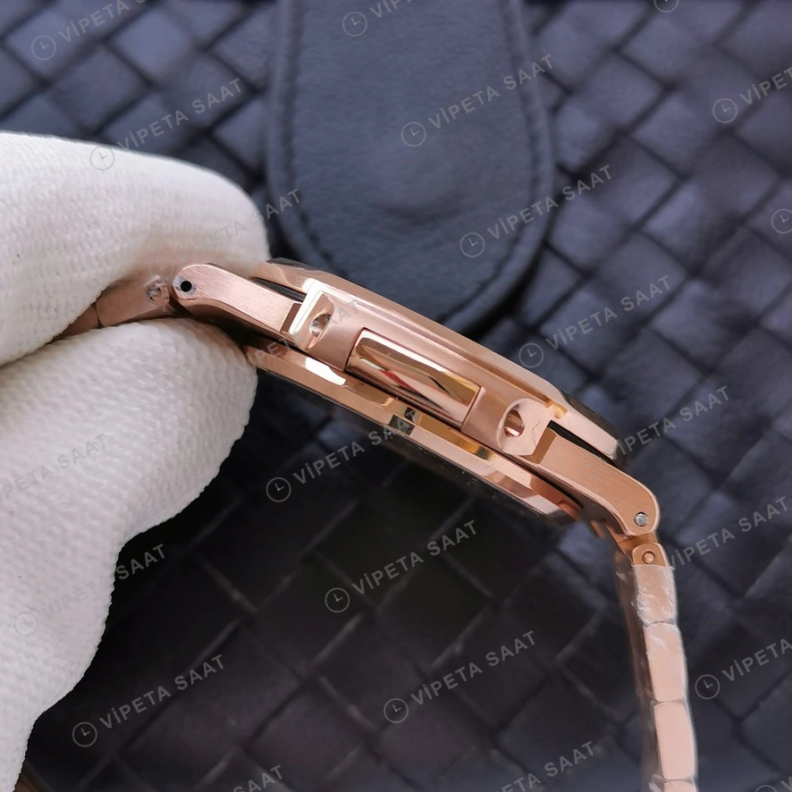 Patek Philippe Nautilus Rose Kasa Beyaz Kadran Celik Kordon Super Clone Eta Eta Saat detay 4