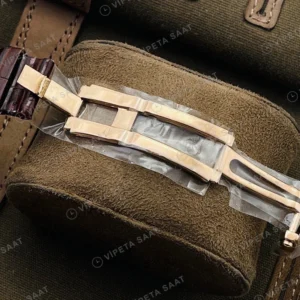 Patek Philippe Nautilus Rose Kasa Kahverengi Deri Super Clone Eta Eta Saat karşıdan görünüm