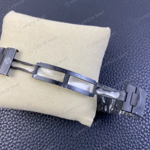 Patek Philippe Nautilus Siyah Kasa Beyaz Kadran Siyah Celik Kordon Super Clone Eta Eta Saat karşıdan görünüm