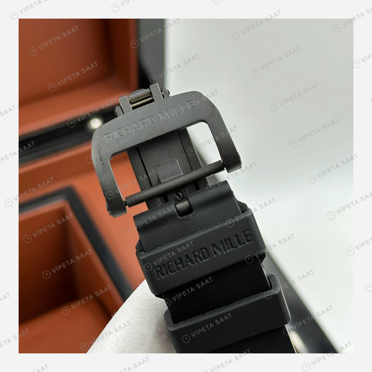 Richard Mille RM 003 Tourbillon Dual Time Siyah Kasa Rakamlı Skeleton Kauçuk Super Clone ETA Eta Saat detay 5