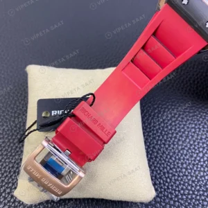 Richard Mille RM 011 Iskelet Kadran Karbon Kasa Kirmizi Kaucuk Kordon Super Clone Eta Eta Saat karşıdan görünüm
