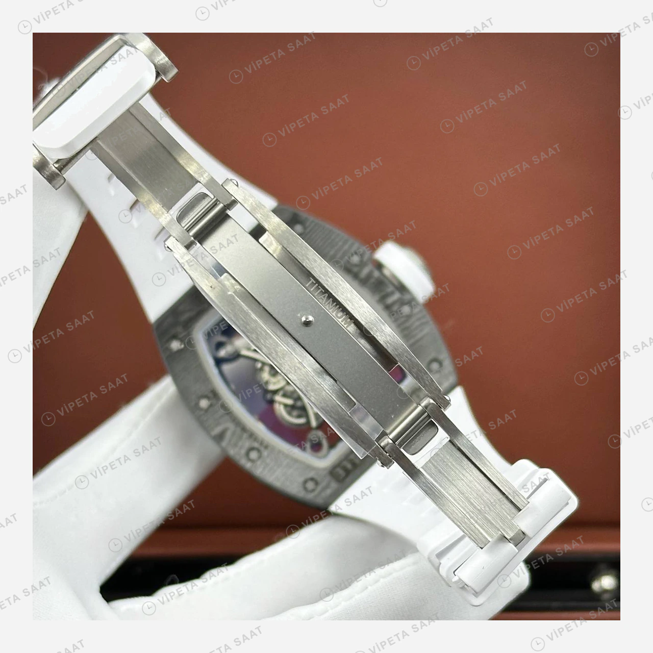 Richard Mille RM 055 Bubba Watson Americas Siyah Karbon Beyaz Çerçeve Skeleton Beyaz Kordon Super Clone ETA Eta Saat detay 5
