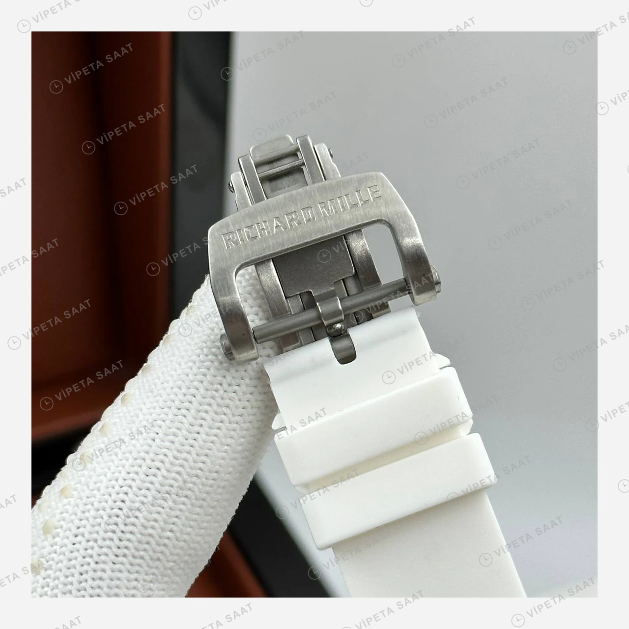 Richard Mille RM 07-02 Automatic Pembe Safir Elmas Skeleton Kauçuk Super Clone ETA Eta Saat detay 4