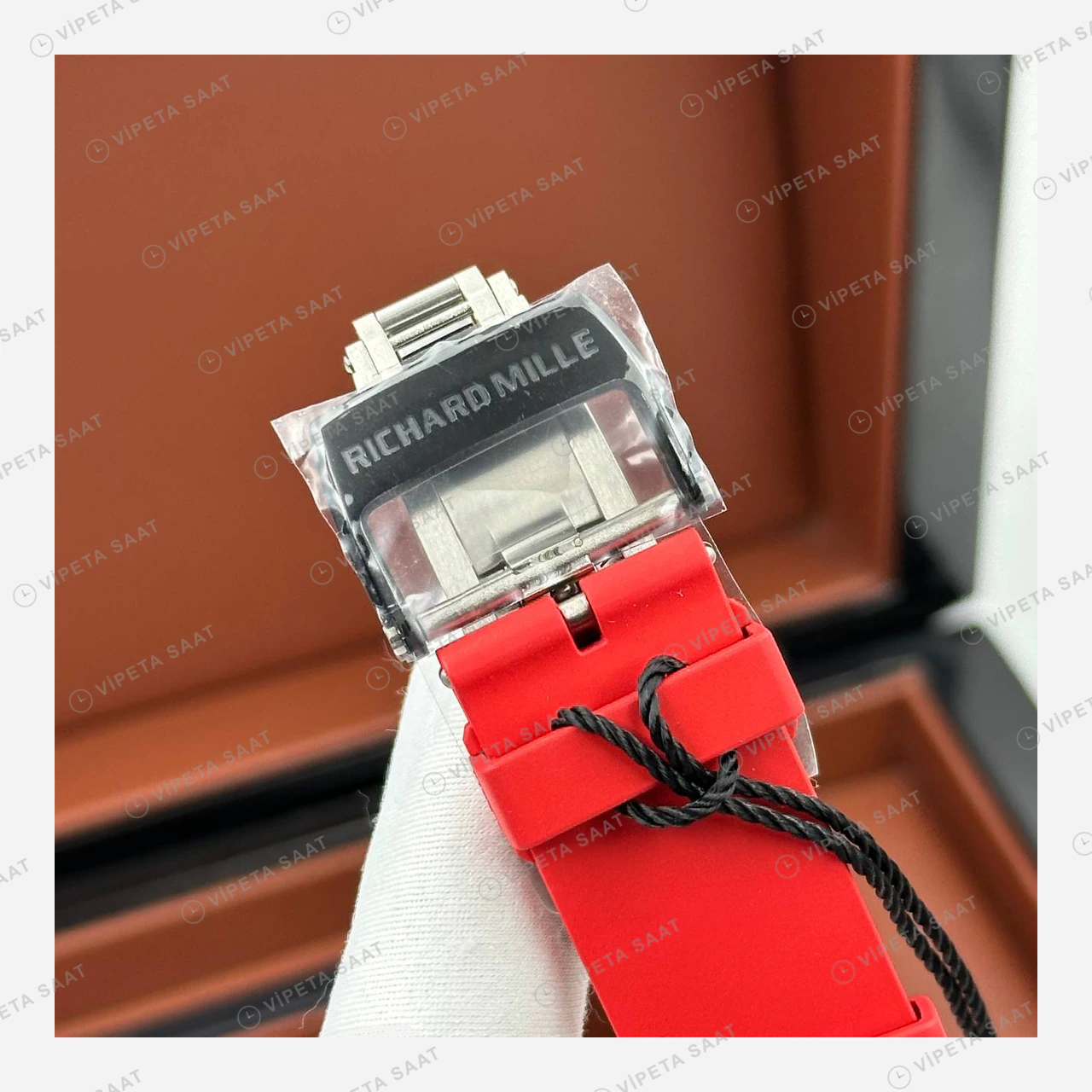 Richard Mille RM 35-02 Rafael Nadal Siyah Karbon Kasa Kırmızı Kauçuk Super Clone ETA Eta Saat detay 5