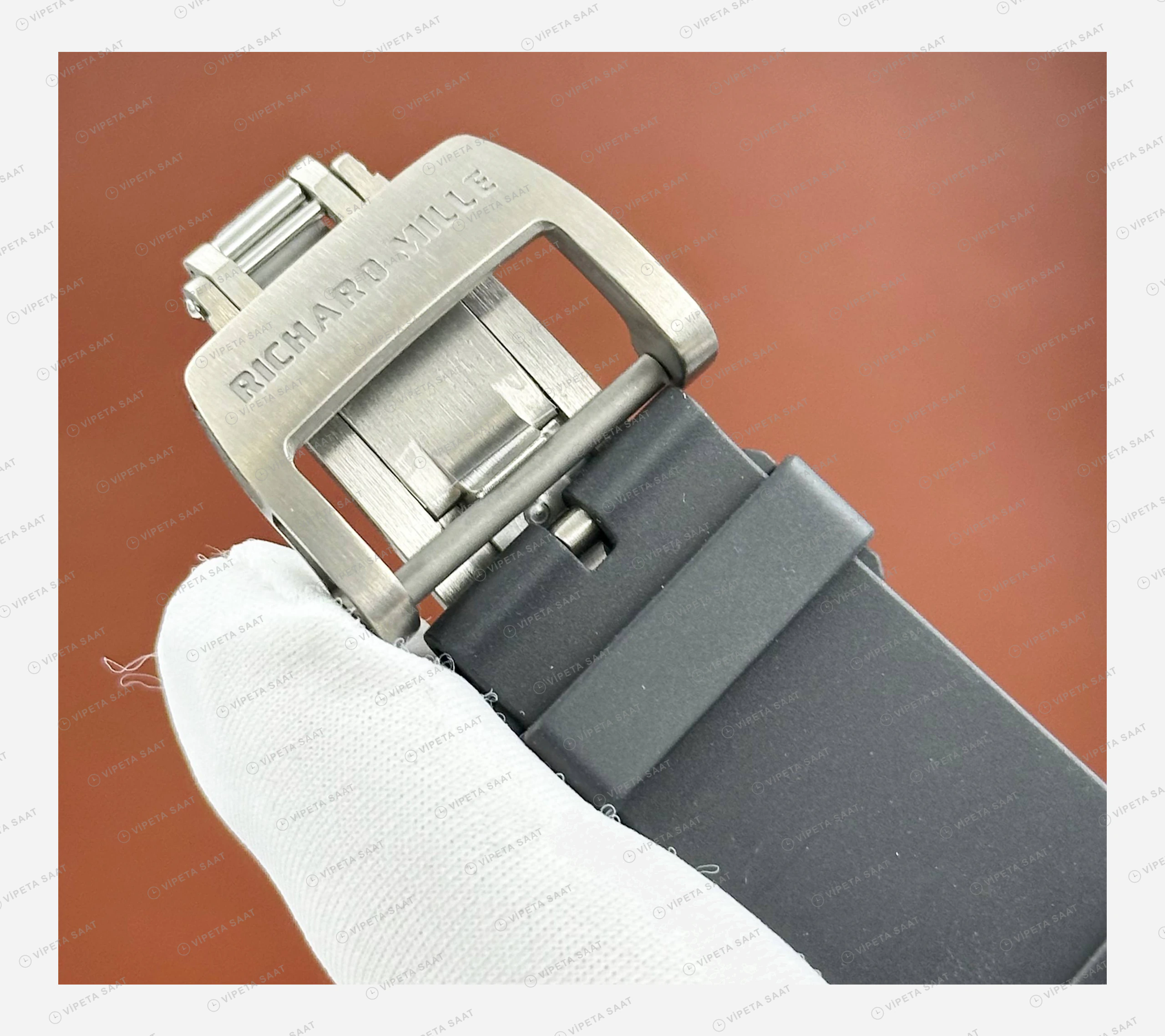 Richard Mille RM 35-02 Rafael Nadal Siyah Karbon Kırmızı Detay Beyaz Kordon Super Clone ETA Eta Saat detay 5