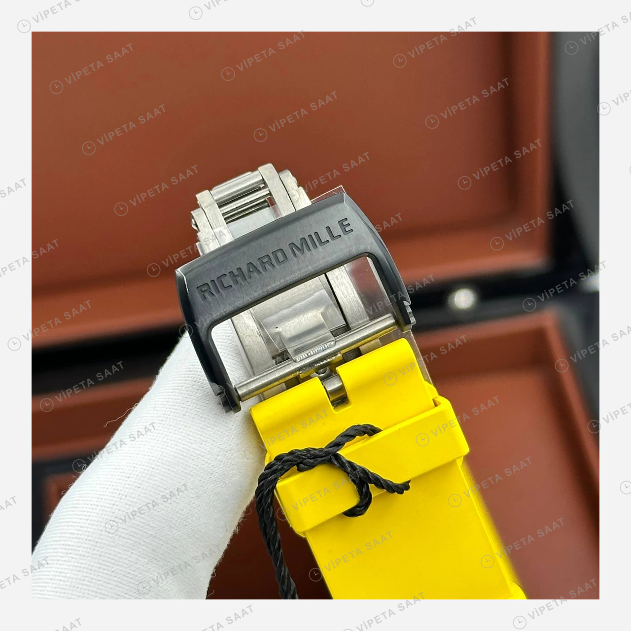 Richard Mille RM 35-02 Rafael Nadal Siyah Karbon Sarı Kauçuk Super Clone ETA Eta Saat detay 4