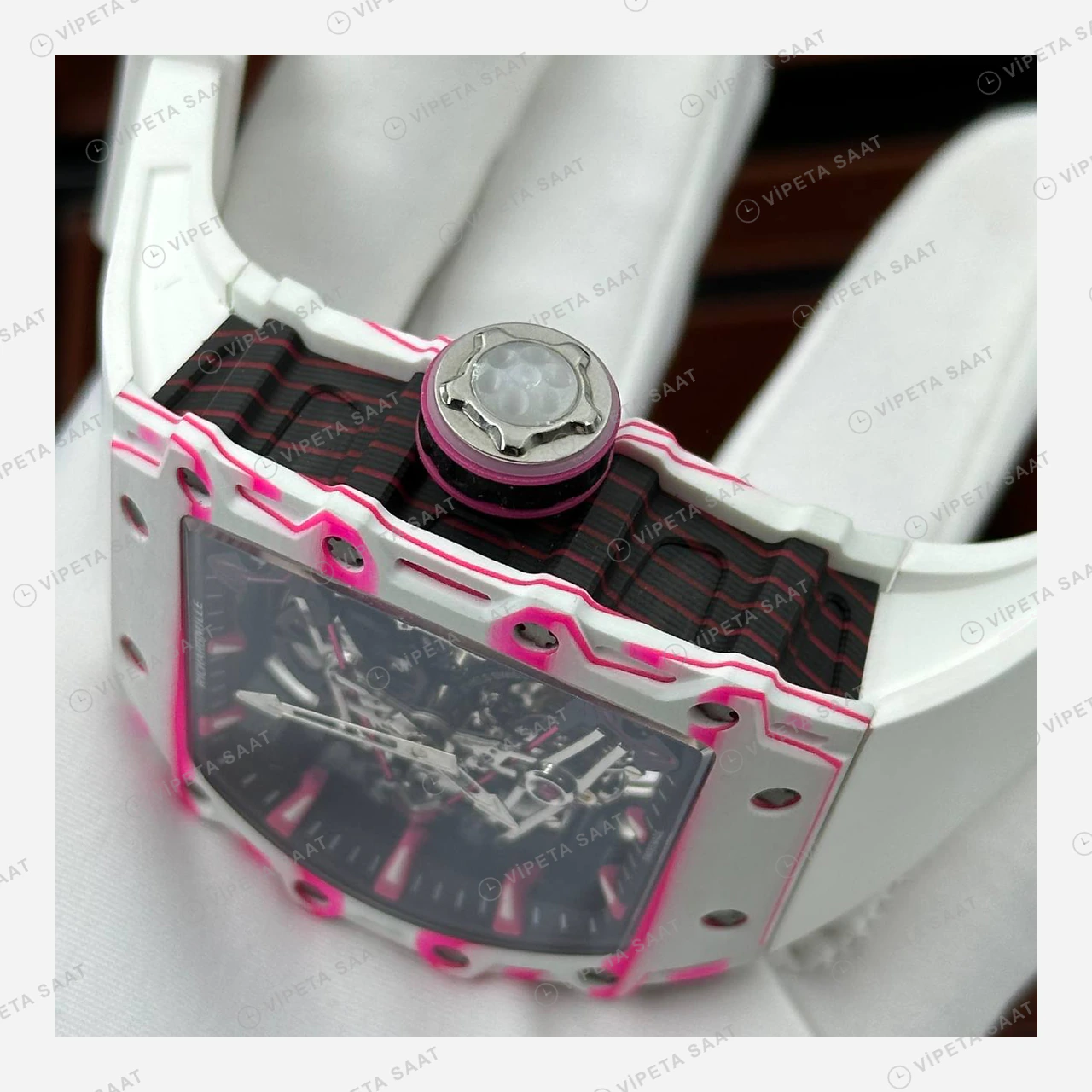 Richard Mille RM 38-02 Bubba Watson Tourbillon Beyaz Seramik Pembe Detay Kauçuk Super Clone ETA Eta Saat detay 3