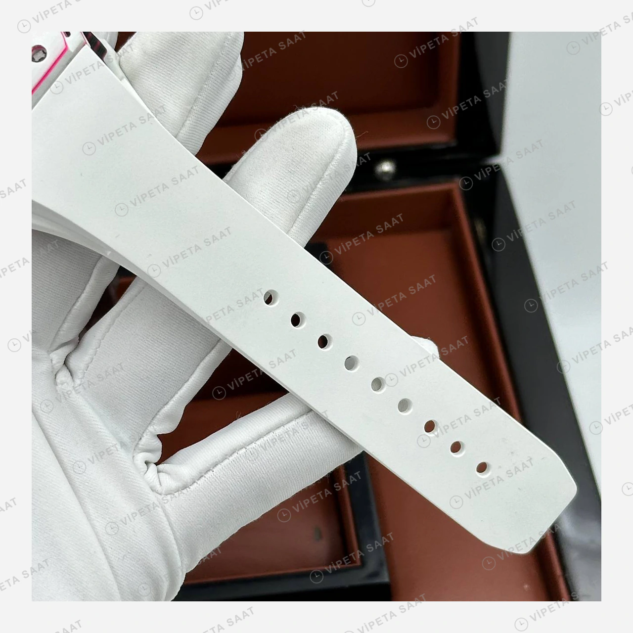 Richard Mille RM 38-02 Bubba Watson Tourbillon Beyaz Seramik Pembe Detay Kauçuk Super Clone ETA Eta Saat detay 5