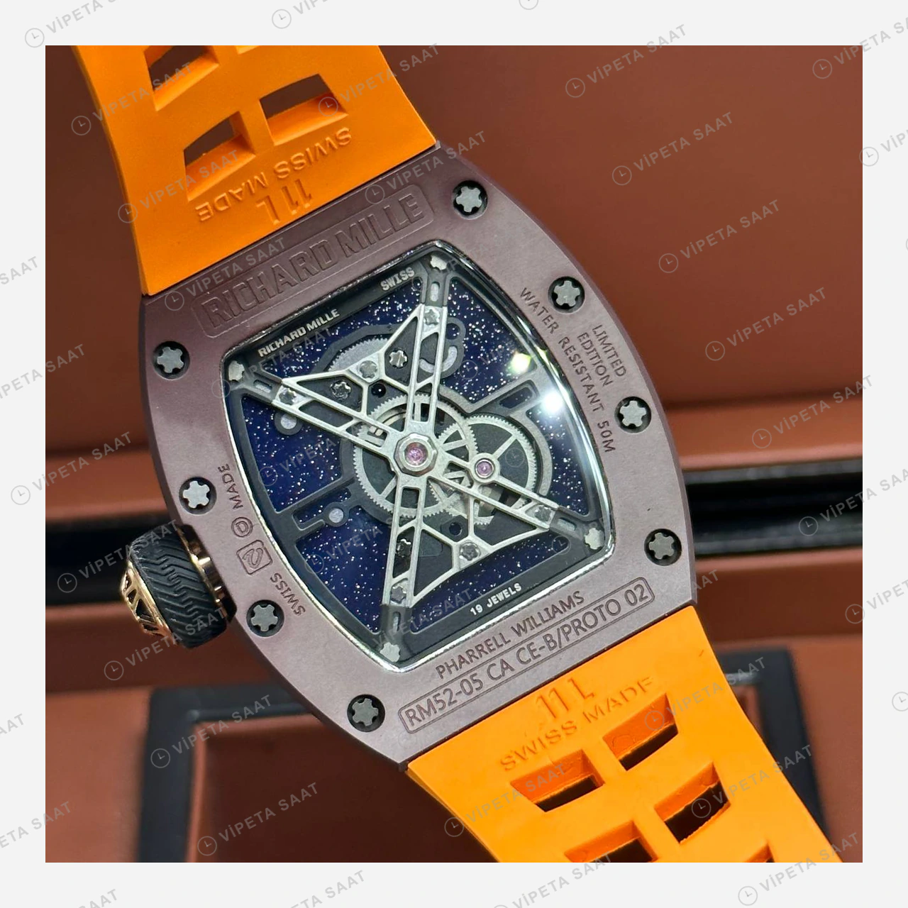 Richard Mille RM 52-05 Pharrell Astronot Mars Kadran Turuncu Kauçuk Super Clone ETA Eta Saat detay 5