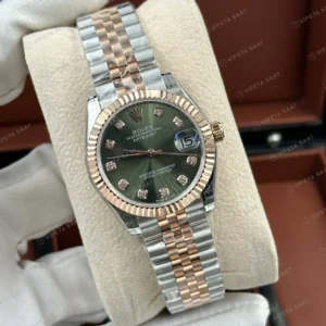 Rolex Datejust 31 mm 278271 Pırlanta İndeksli Yeşil Kadranlı Jubilee Bilezik Fluted (Yivli) Bezel 2236 Super Clone ETA Saat karşıdan görünüm