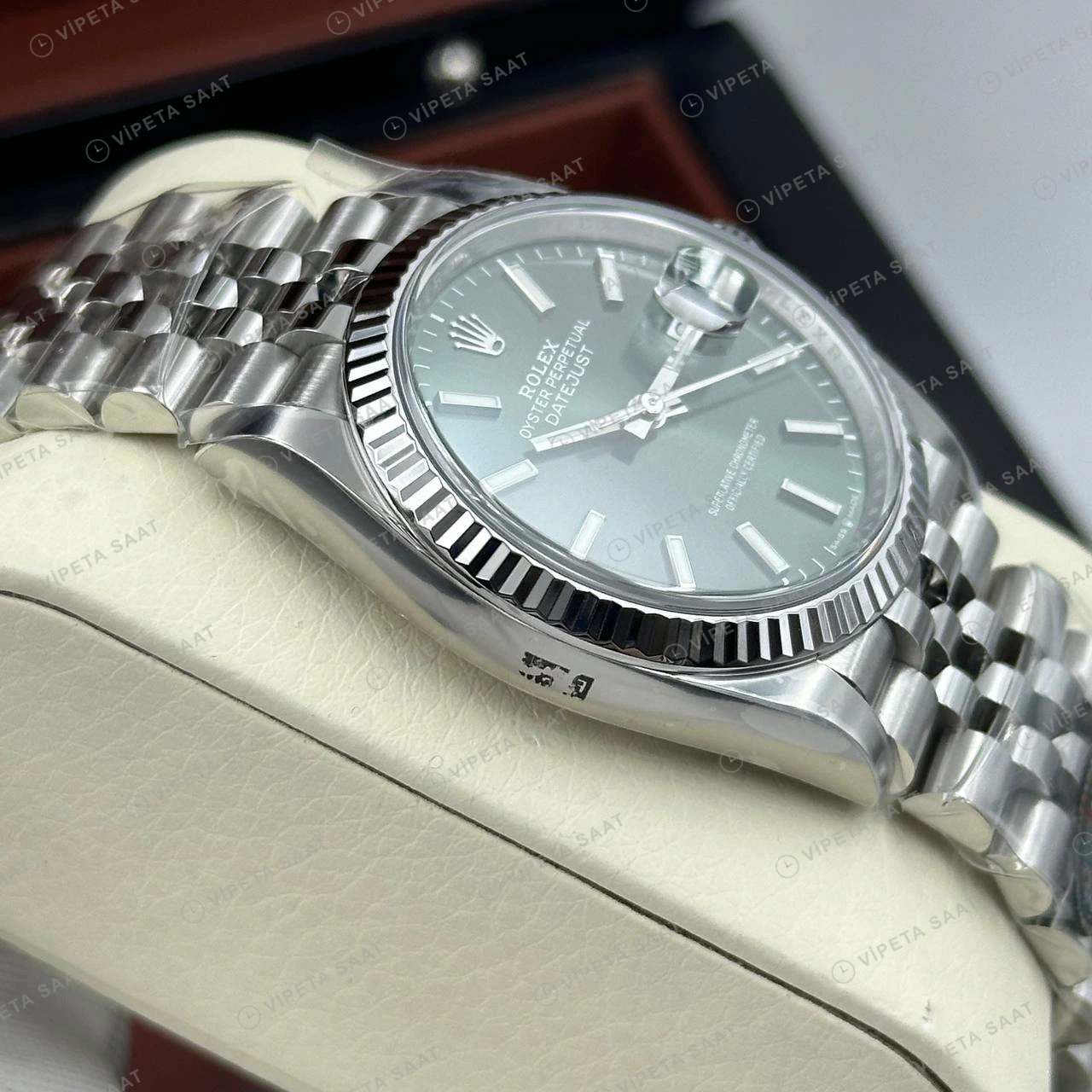 Rolex Datejust 126234 41 mm fluted Yeşil Kadranlı Jubilee 7 Super Clone Eta Saat detay 4
