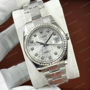 Rolex Datejust 36 mm 126234 Fluted Motif Baton İndeksli Gümüş Kadranlı Oyster Bilezik Fluted (Yivli) Bezel 3235 Super Clone ETA Saat karşıdan görünüm