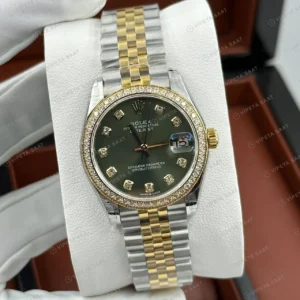 Rolex Datejust 31 mm Pırlanta İndeksli Koyu Yeşil Kadranlı Yellow Rolesor Jubilee Bilezik Pırlanta Taşlı Bezel 2236 Super Clone ETA Saat karşıdan görünüm