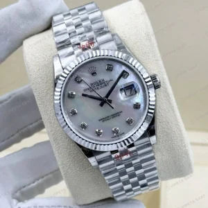 Rolex Datejust 31 mm Pırlanta İndeksli Mavi Sedef Kadranlı Jubilee Bilezik Pırlanta Taşlı Bezel 2236 Super Clone ETA Saat karşıdan görünüm