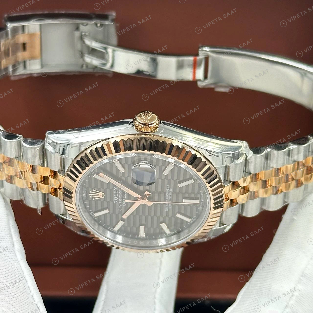 Rolex Datejust 41 mm 126331 Fluted Motif Baton İndeksli Koyu Gri Kadranlı Jubilee Bilezik Fluted (Yivli) Bezel 3235 Super Clone ETA Saat detay 6