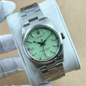 Rolex Datejust 36 mm 126200 Mint Yeşil Kadranlı Oyster Bilezik Smooth / Domed (Düz) Bezel 3235 Super Clone ETA Saat karşıdan görünüm
