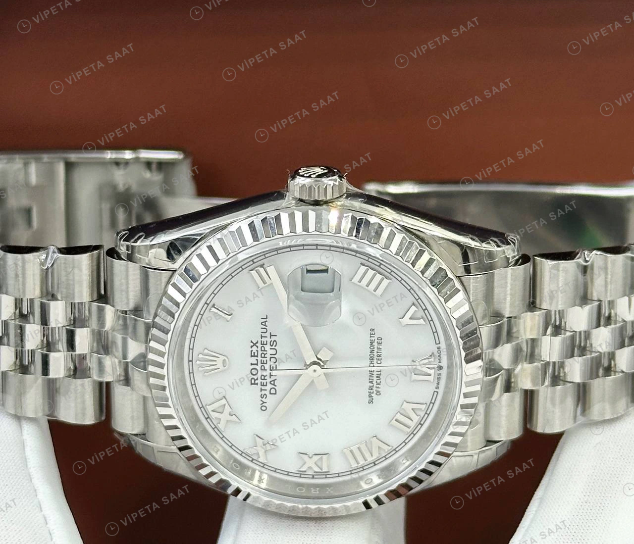 Rolex Datejust 36 mm 126234 Roma Rakamlı Beyaz Kadranlı Jubilee Bilezik Fluted (Yivli) Bezel 3235 Super Clone ETA Saat detay 4