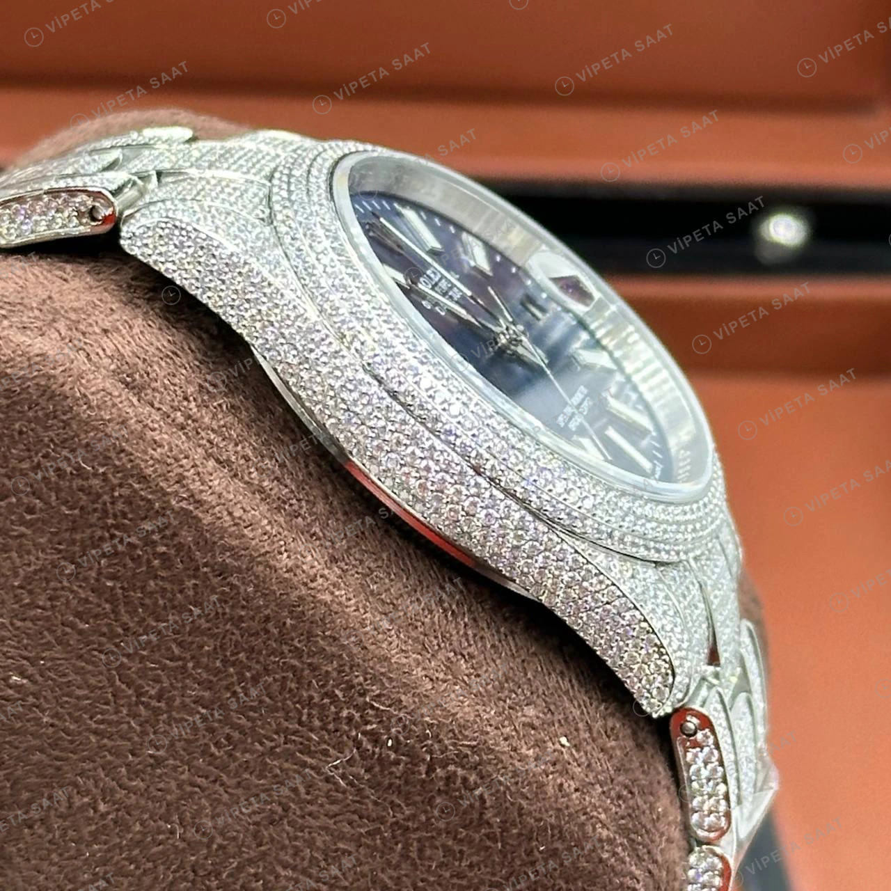 Rolex Datejust 41 mm Mavi Kadranlı Özel Taşlı Oyster Bilezik Pırlanta Taşlı Bezel 3235 Super Clone ETA Saat detay 5