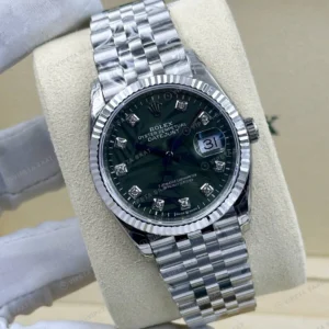 Rolex Datejust 36 mm 126234 Palm Motif Koyu Yeşil Kadranlı Jubilee Bilezik Fluted (Yivli) Bezel 3235 Super Clone ETA Saat karşıdan görünüm