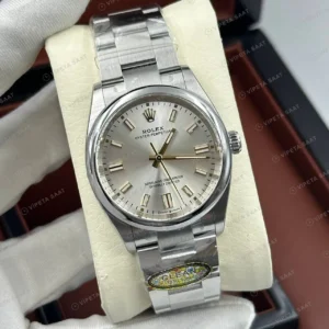 Rolex Oyster Perpetual 124300 41 mm Gümüş Kadranlı Super Clone Eta Saat karşıdan görünüm