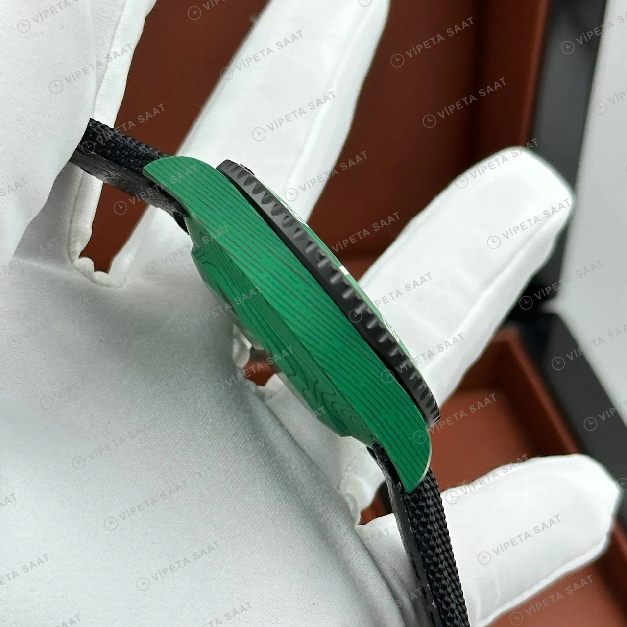 Rolex Submariner 126610LN 41 mm Yeşil Kadranlı Super Clone Eta Saat detay 4