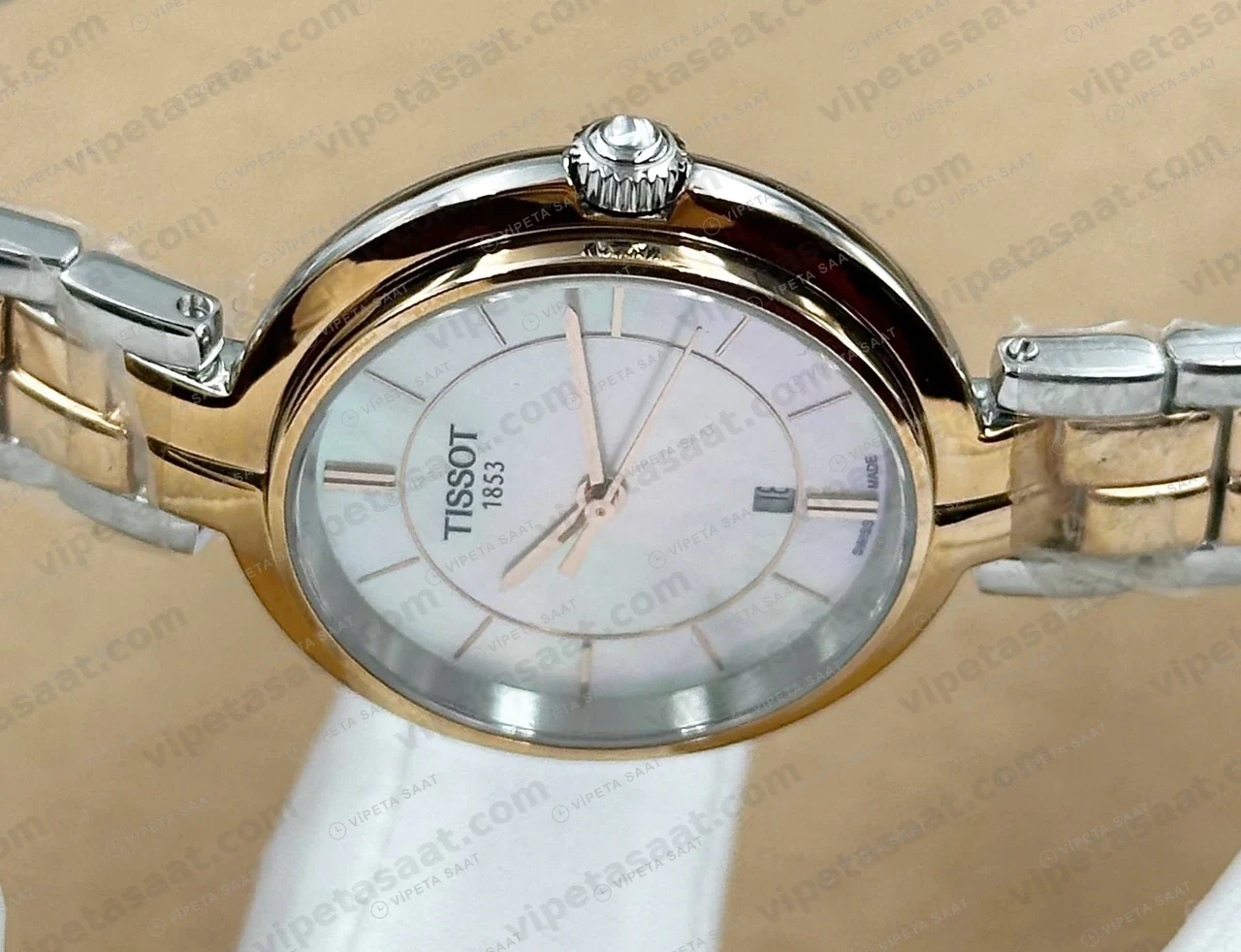 Tissot Lady Beyaz Sedef Altın Cift Renk Eta Saat kordon detayı