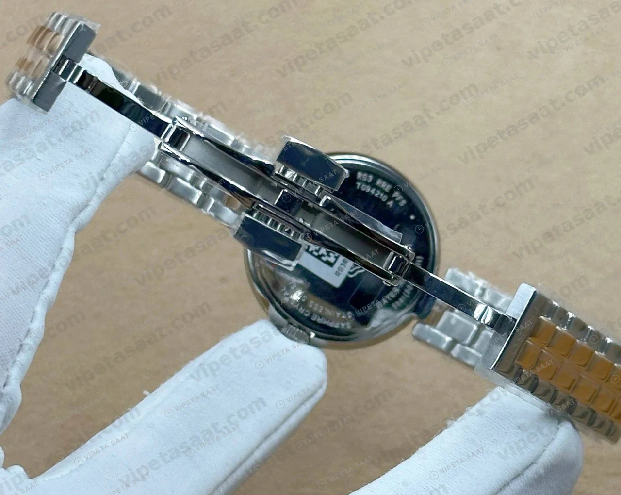 Tissot Lady Beyaz Sedef Altın Cift Renk Eta Saat detay görünüm