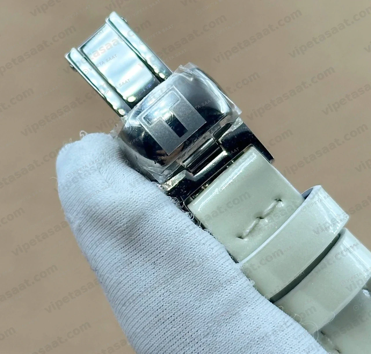 Tissot Lady Sedef Cift Renk Kauçuk Eta Saat kordon detayı