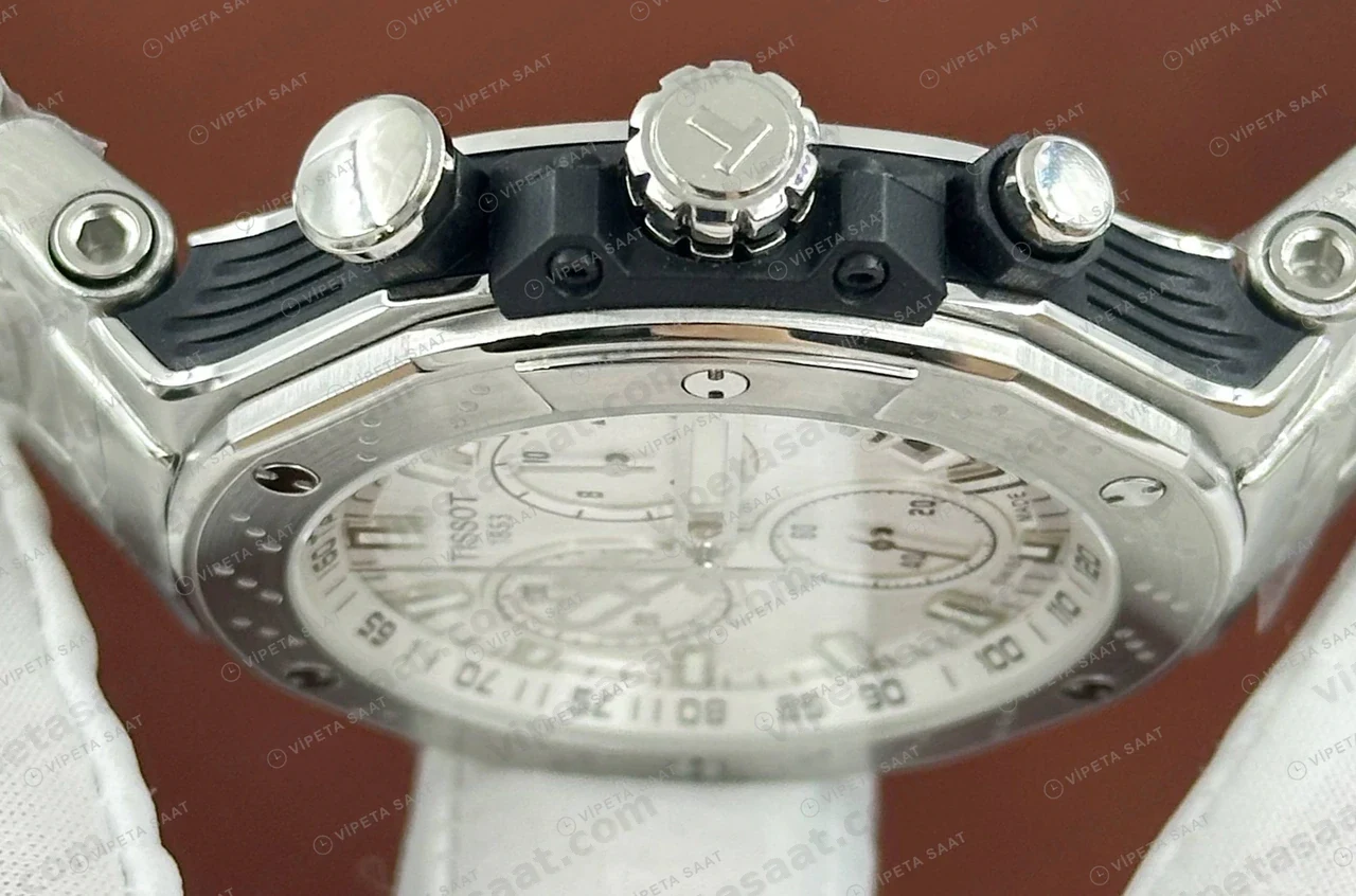 Tissot PRS 516 Gümüş Kronograf Çelik Eta Saat kadran detayı